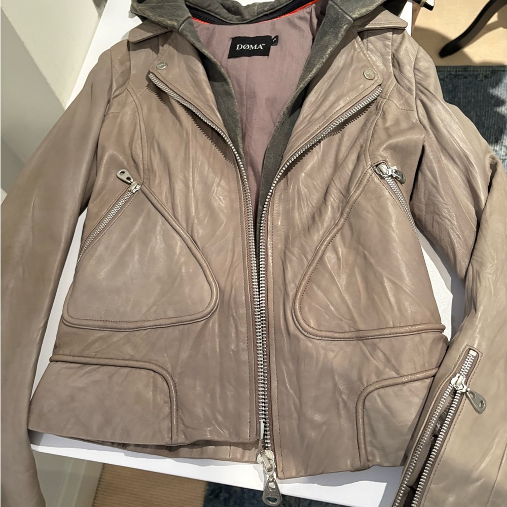Doma Women's Leather Jacket - Taupe